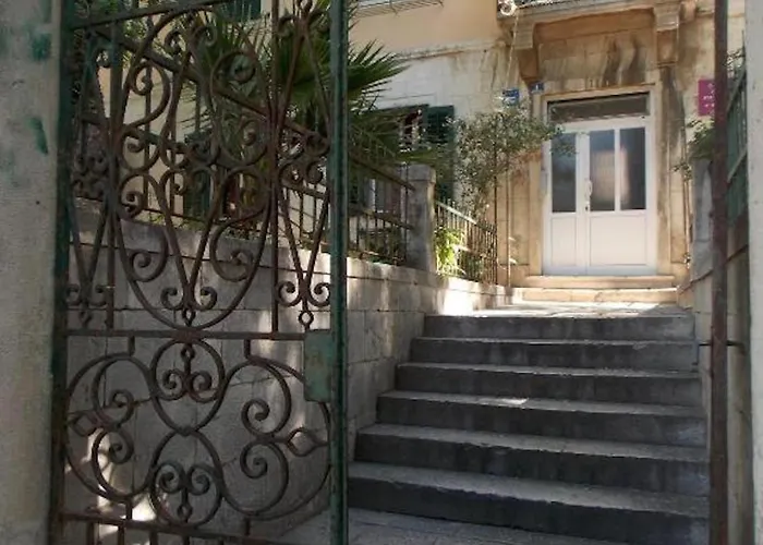 Soukki Town Centre 2 Apartment Split